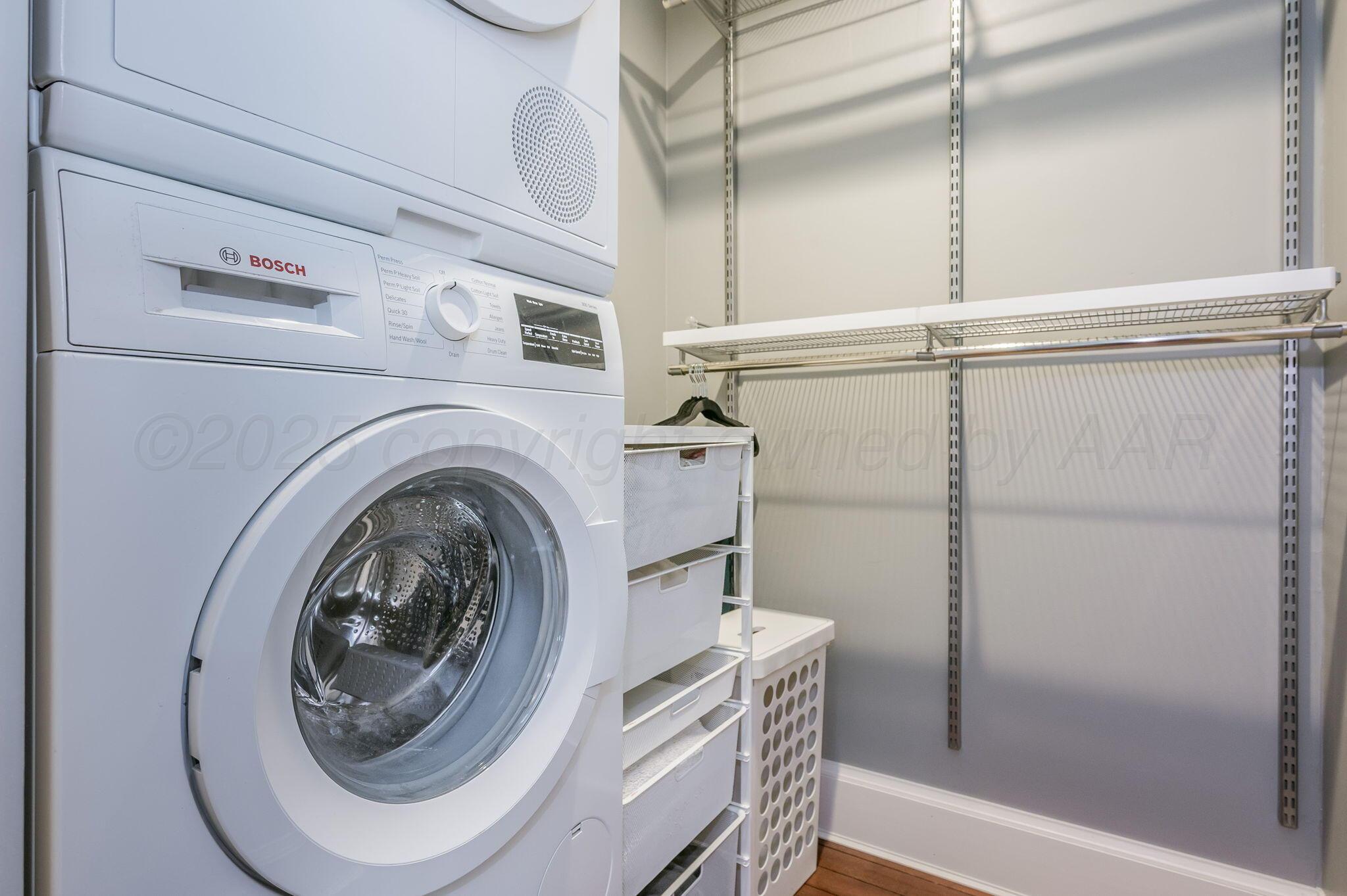 1620 South Tyler Street Amarillo, TX 79102 - Photo 62 of 66 a utility room with dryer and washer