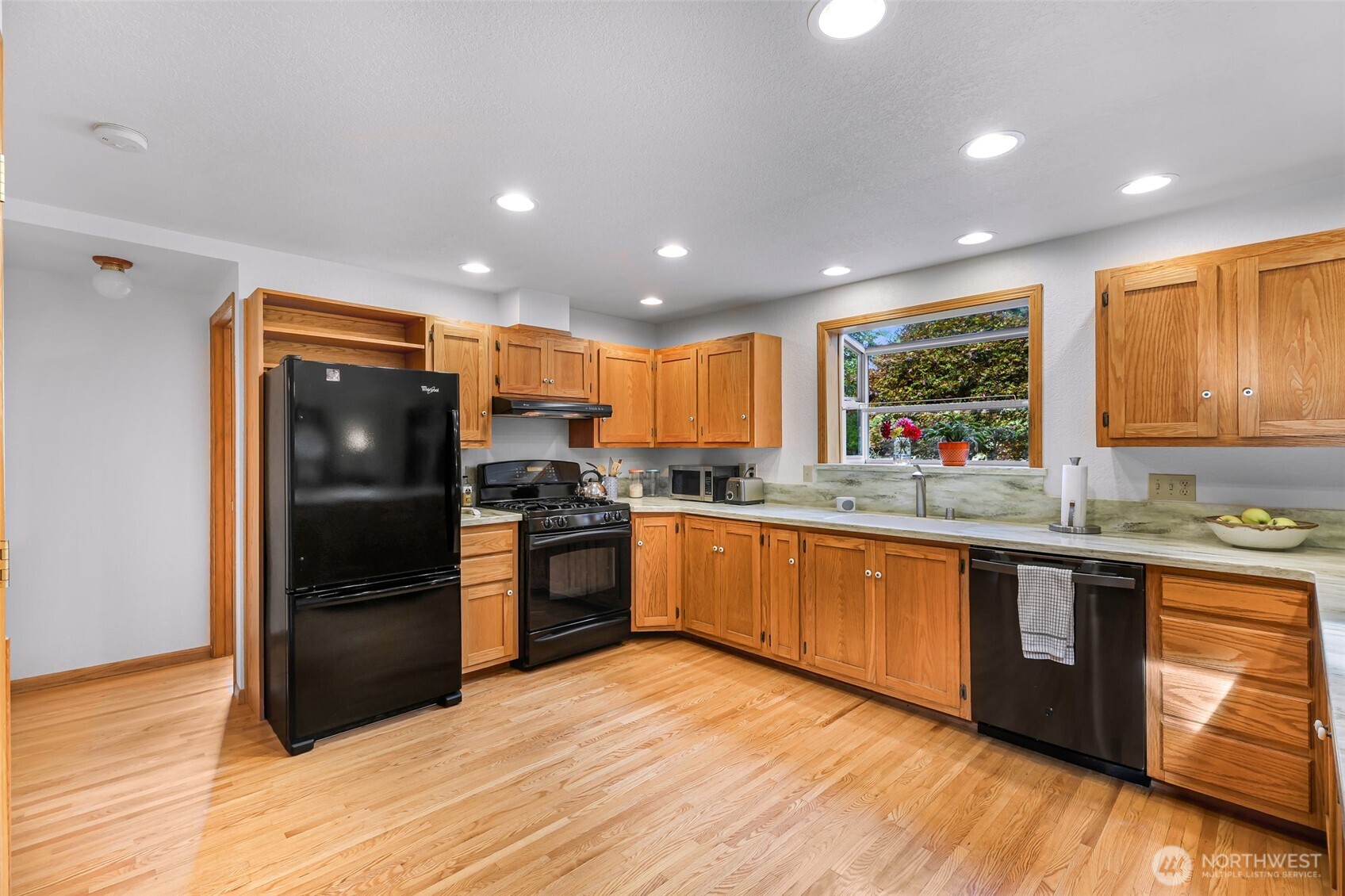 9515 Sunrise Road Blaine, WA 98230 - Photo 14 of 40
