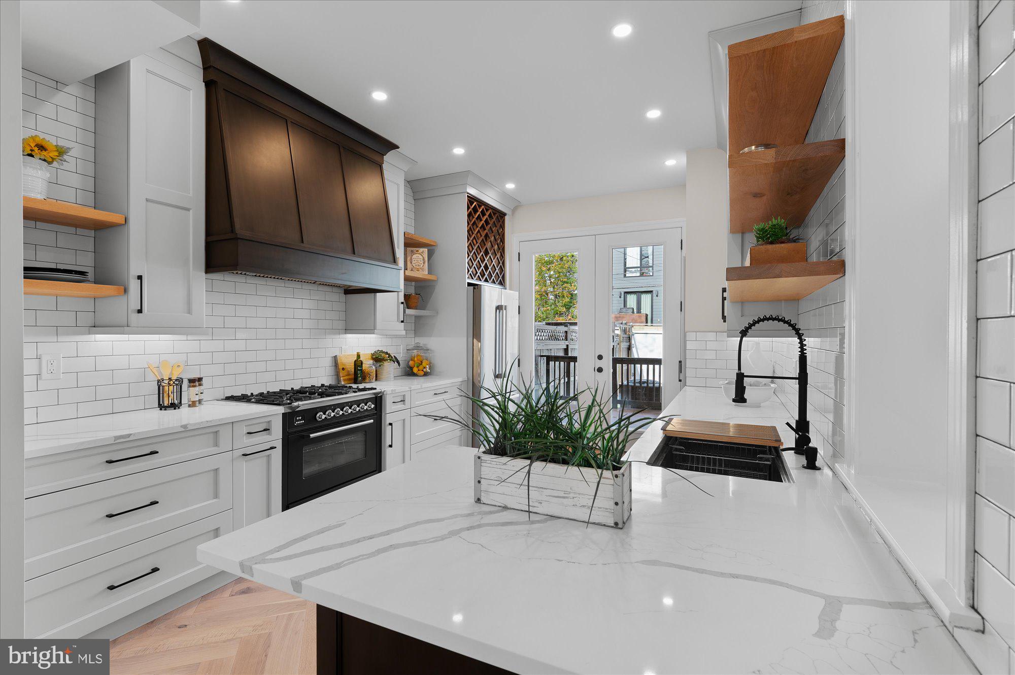 55 R Street Northwest Washington, DC 20001 - Photo 14 of 57