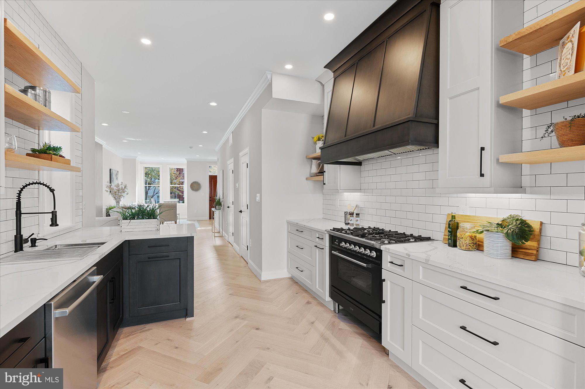 55 R Street Northwest Washington, DC 20001 - Photo 18 of 57