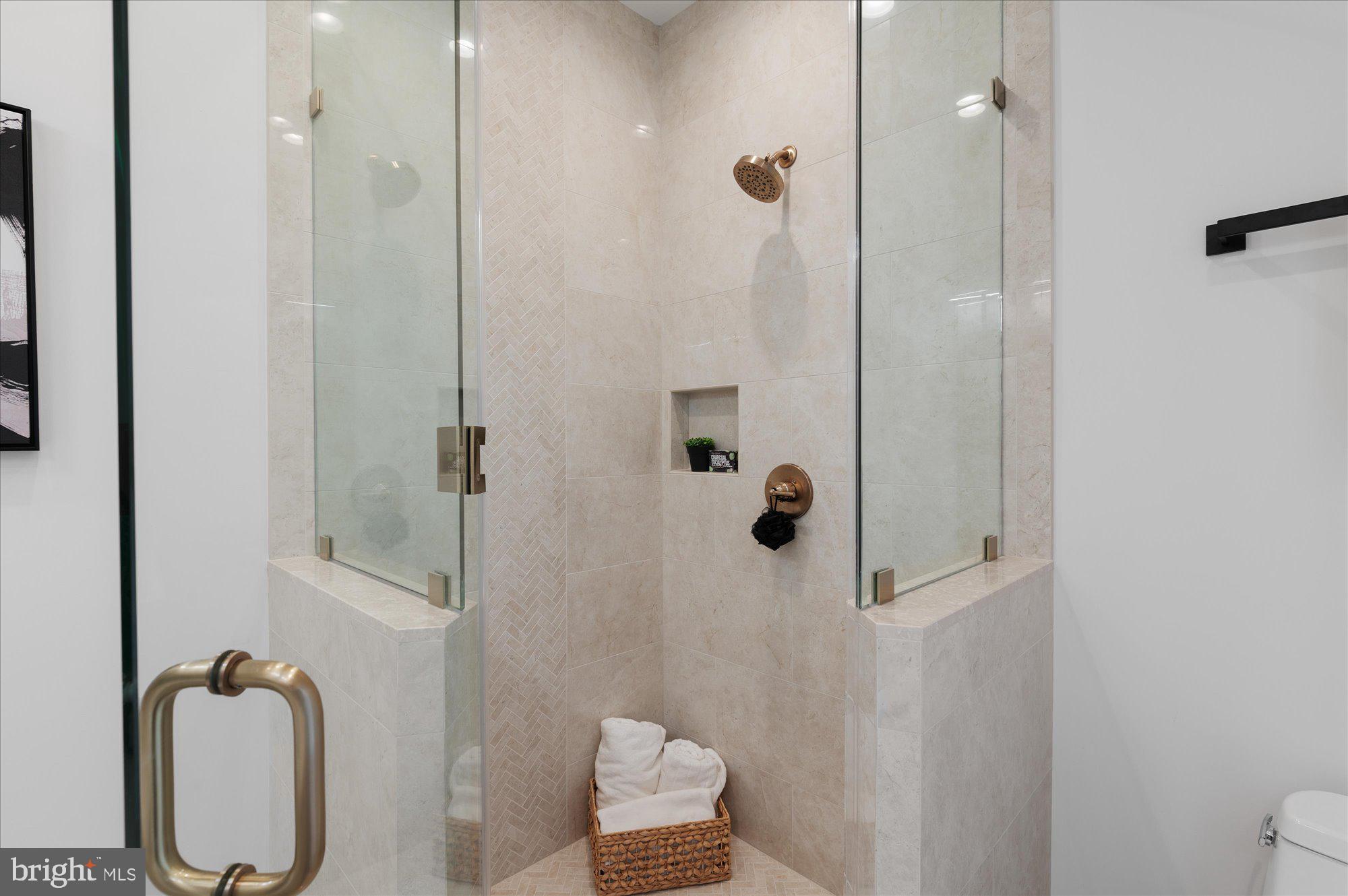 55 R Street Northwest Washington, DC 20001 - Photo 36 of 57