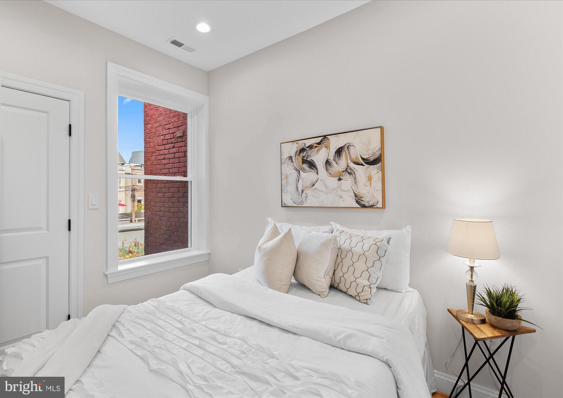 55 R Street Northwest Washington, DC 20001 - Photo 40 of 57