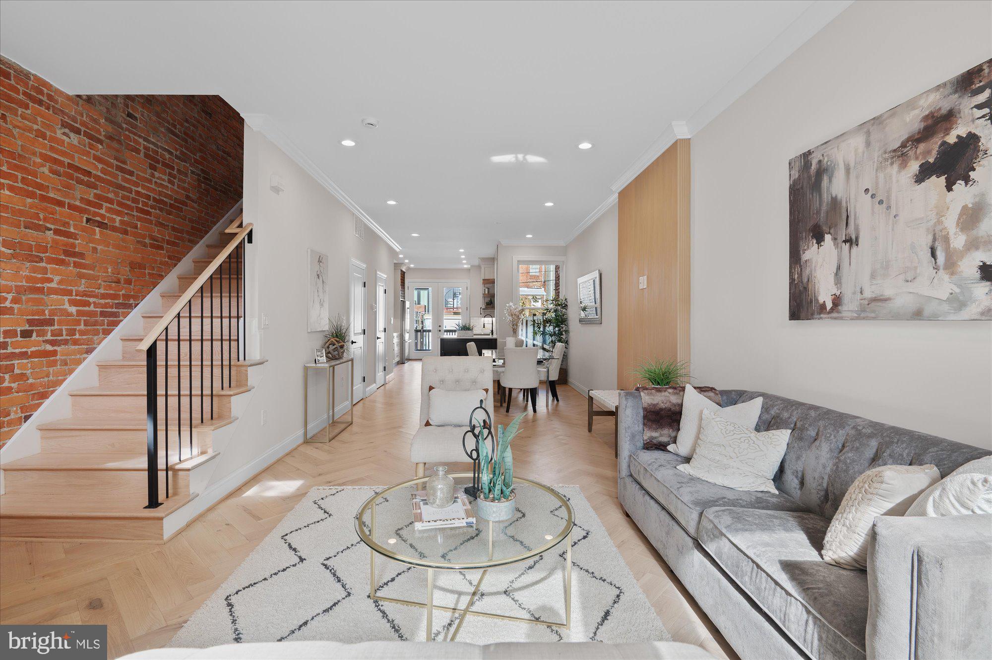 55 R Street Northwest Washington, DC 20001 - Photo 8 of 57