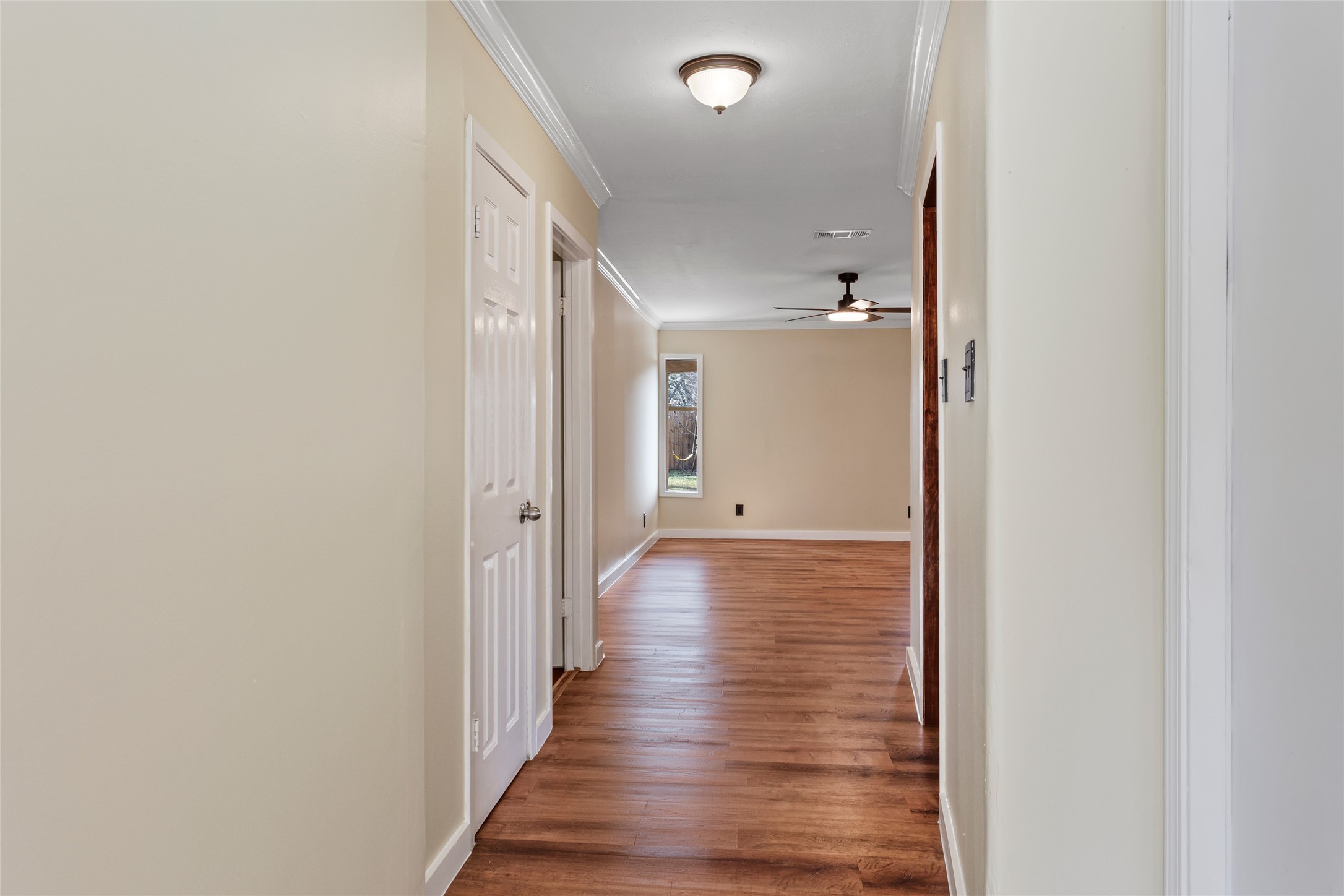 2108 Basket Street Pasadena, TX 77502 - Photo 4 of 25