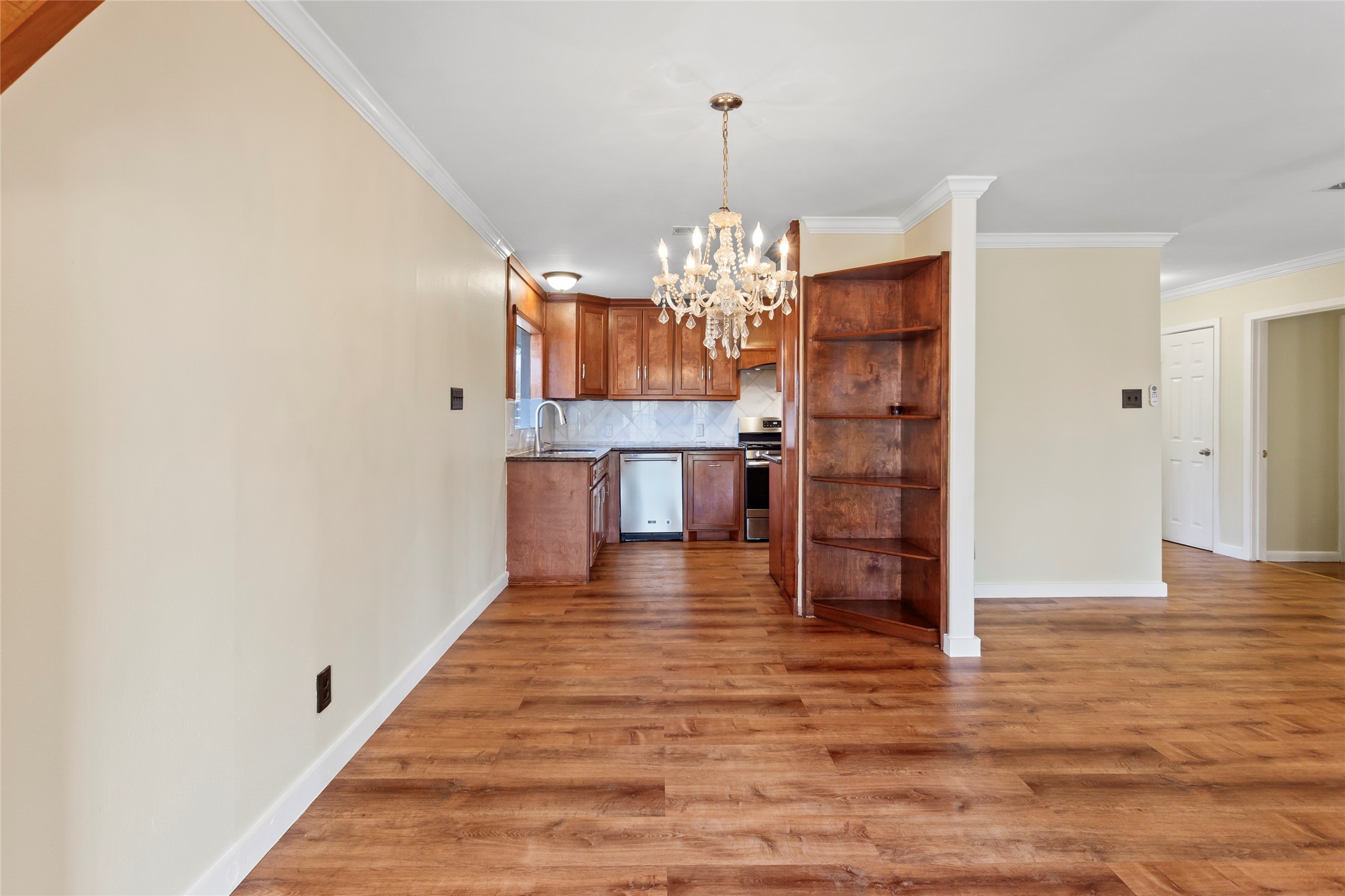 2108 Basket Street Pasadena, TX 77502 - Photo 10 of 25