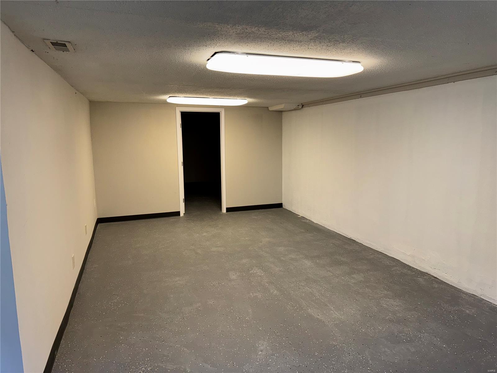 9109 Darnell Place St. Louis, MO 63136 - Photo 11 of 12