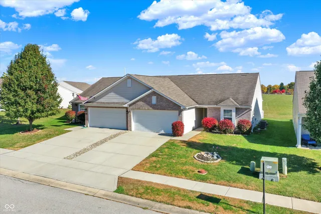 $224,900 | 6431 Emerald Springs Drive, Indianapolis, IN 46221