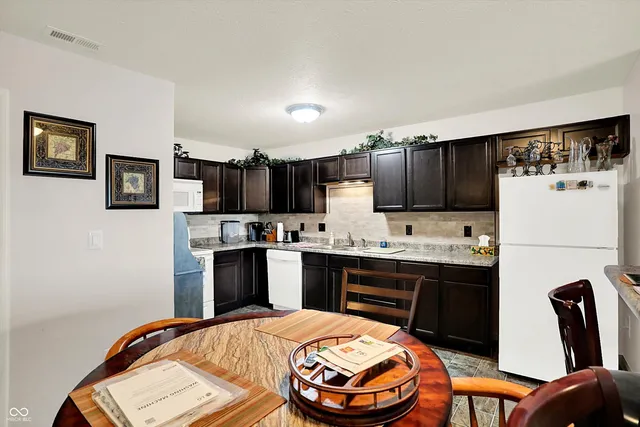 $227,500 | 6431 Emerald Springs Drive, Indianapolis, IN 46221