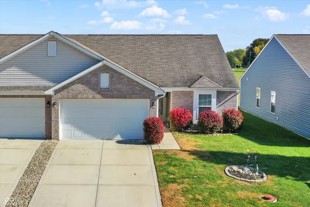 $227,500 | 6431 Emerald Springs Drive, Indianapolis, IN 46221