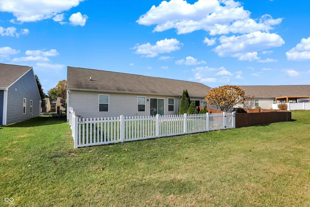 $227,500 | 6431 Emerald Springs Drive, Indianapolis, IN 46221