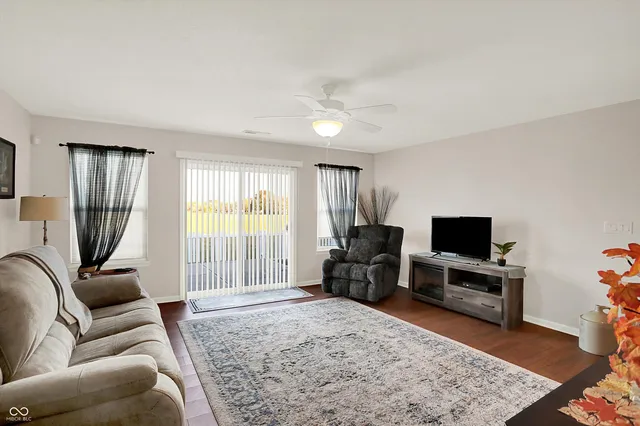 $227,500 | 6431 Emerald Springs Drive, Indianapolis, IN 46221