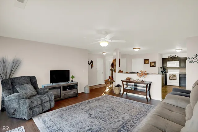 $227,500 | 6431 Emerald Springs Drive, Indianapolis, IN 46221