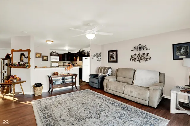 $227,500 | 6431 Emerald Springs Drive, Indianapolis, IN 46221