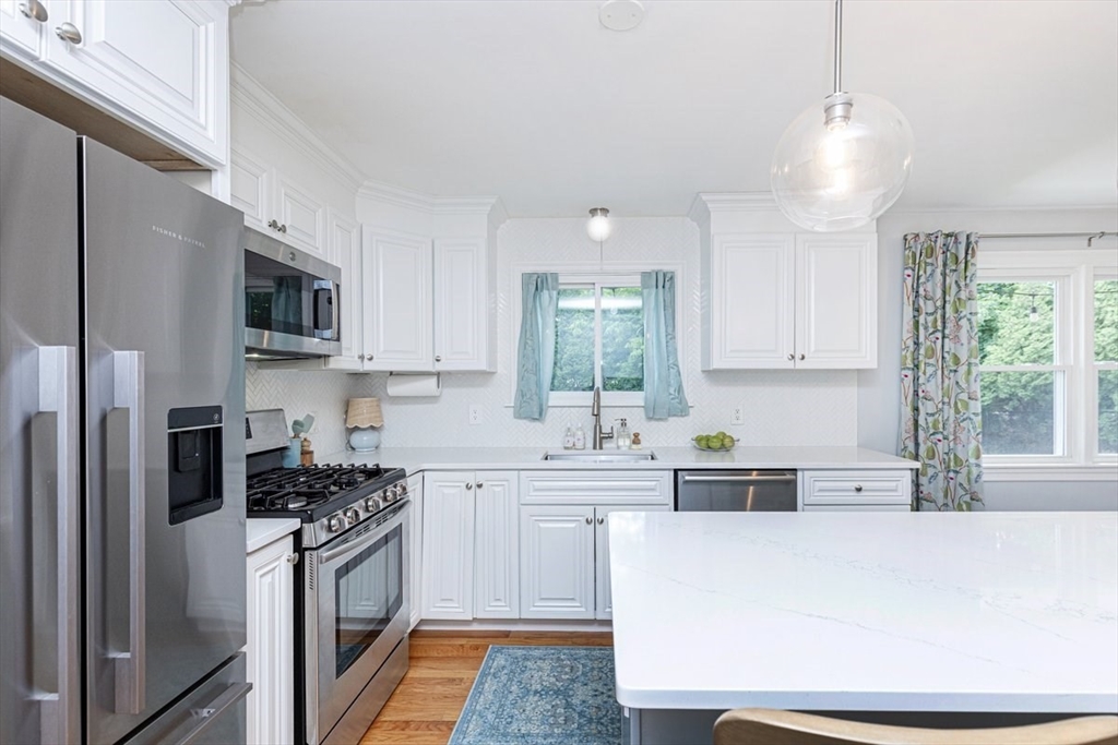 2 Amherst Road Andover, MA 01810 - Photo 6 of 41