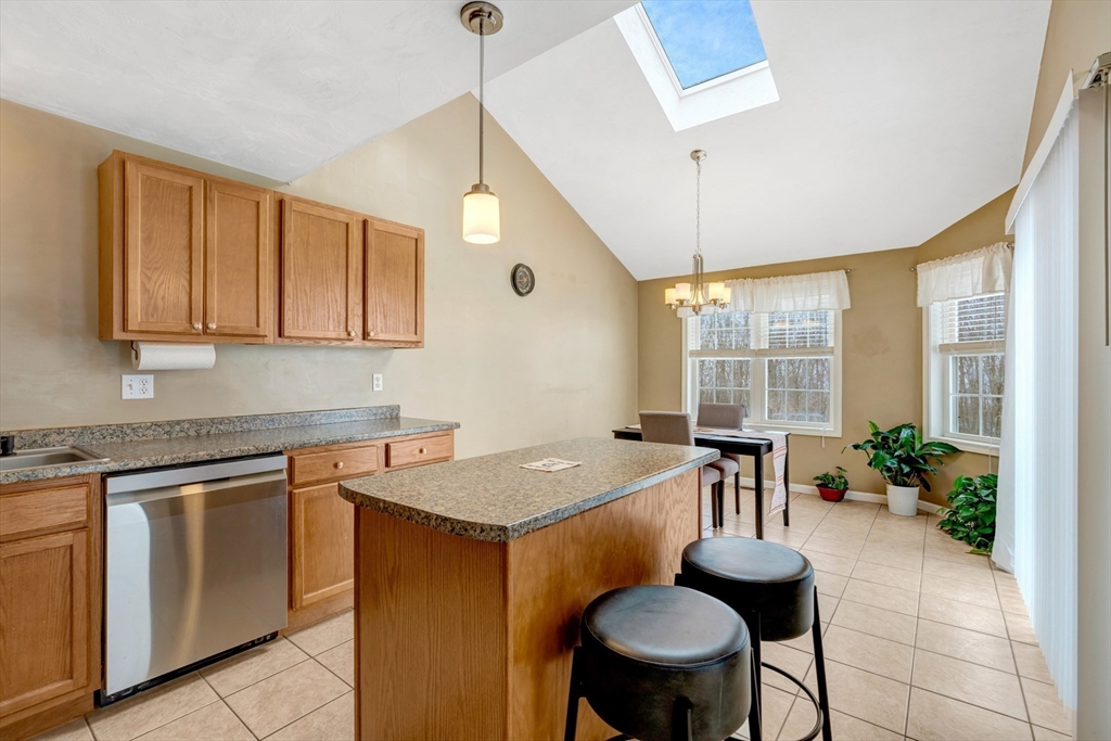 66 Ledgecrest Drive Worcester, MA 01603 - Photo 12 of 37
