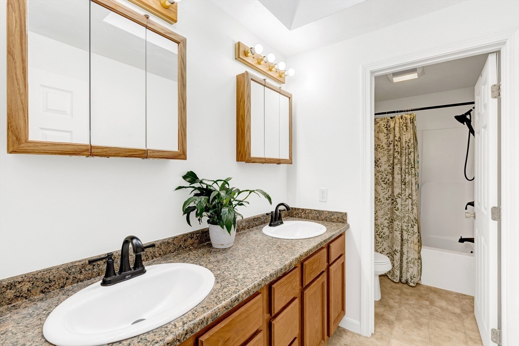 66 Ledgecrest Drive Worcester, MA 01603 - Photo 21 of 37