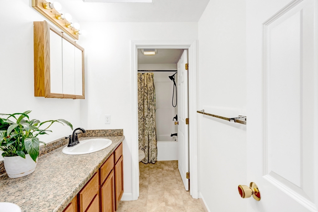 66 Ledgecrest Drive Worcester, MA 01603 - Photo 22 of 37