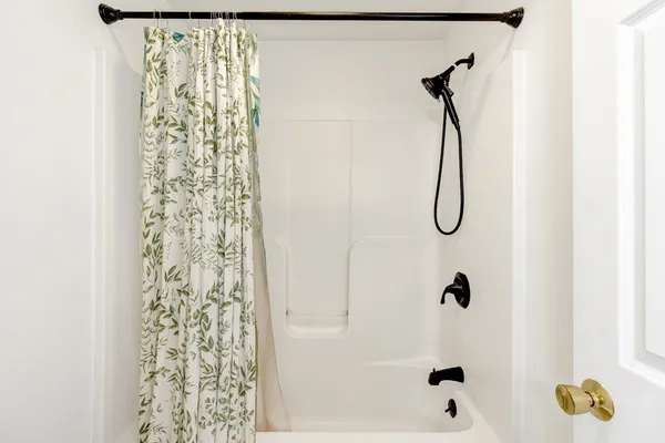 $440,000 | 66 Ledgecrest Drive, Worcester, MA 01603