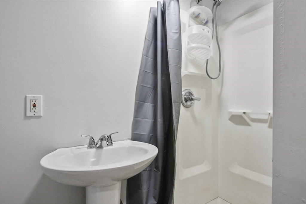 66 Ledgecrest Drive Worcester, MA 01603 - Photo 30 of 37