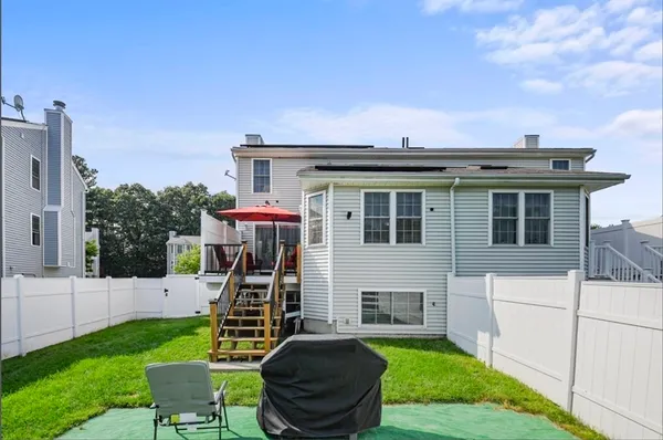 $440,000 | 66 Ledgecrest Drive, Worcester, MA 01603
