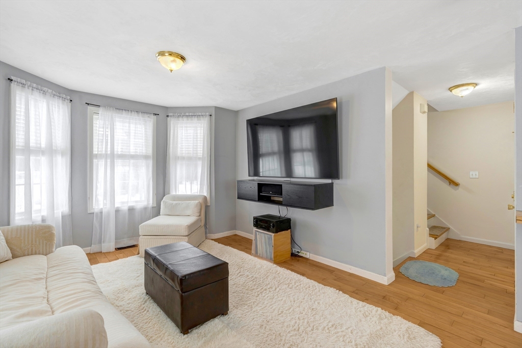 66 Ledgecrest Drive Worcester, MA 01603 - Photo 5 of 37
