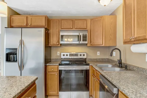 $440,000 | 66 Ledgecrest Drive, Worcester, MA 01603