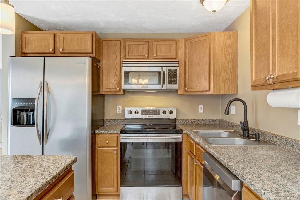 66 Ledgecrest Drive Worcester, MA 01603 - Photo 10 of 37