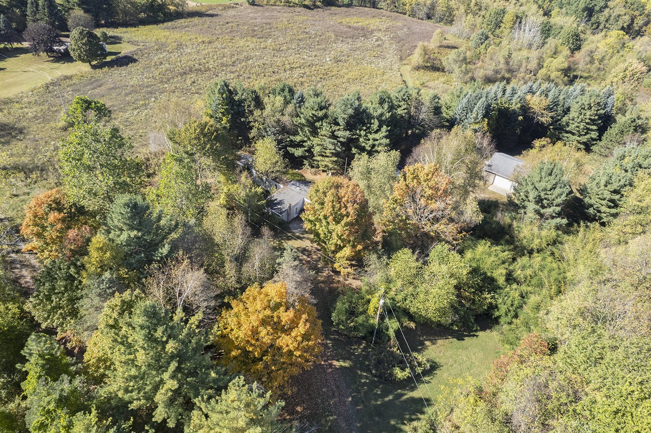 11480 North Adams Road North Adams, MI 49262 - Photo 25 of 28