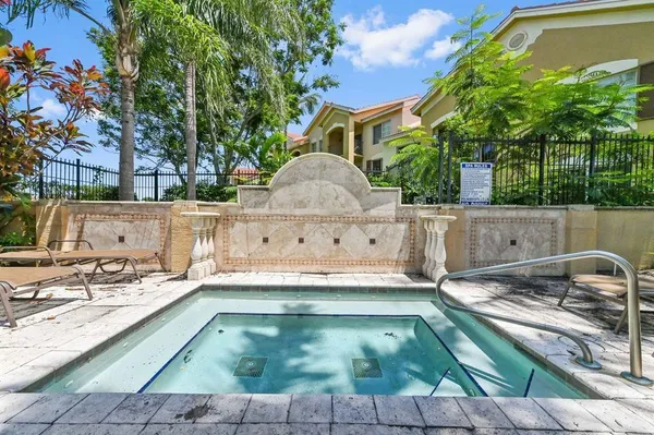 $2,100 | 4101 San Marino Boulevard, Unit 108, West Palm Beach, FL 33409