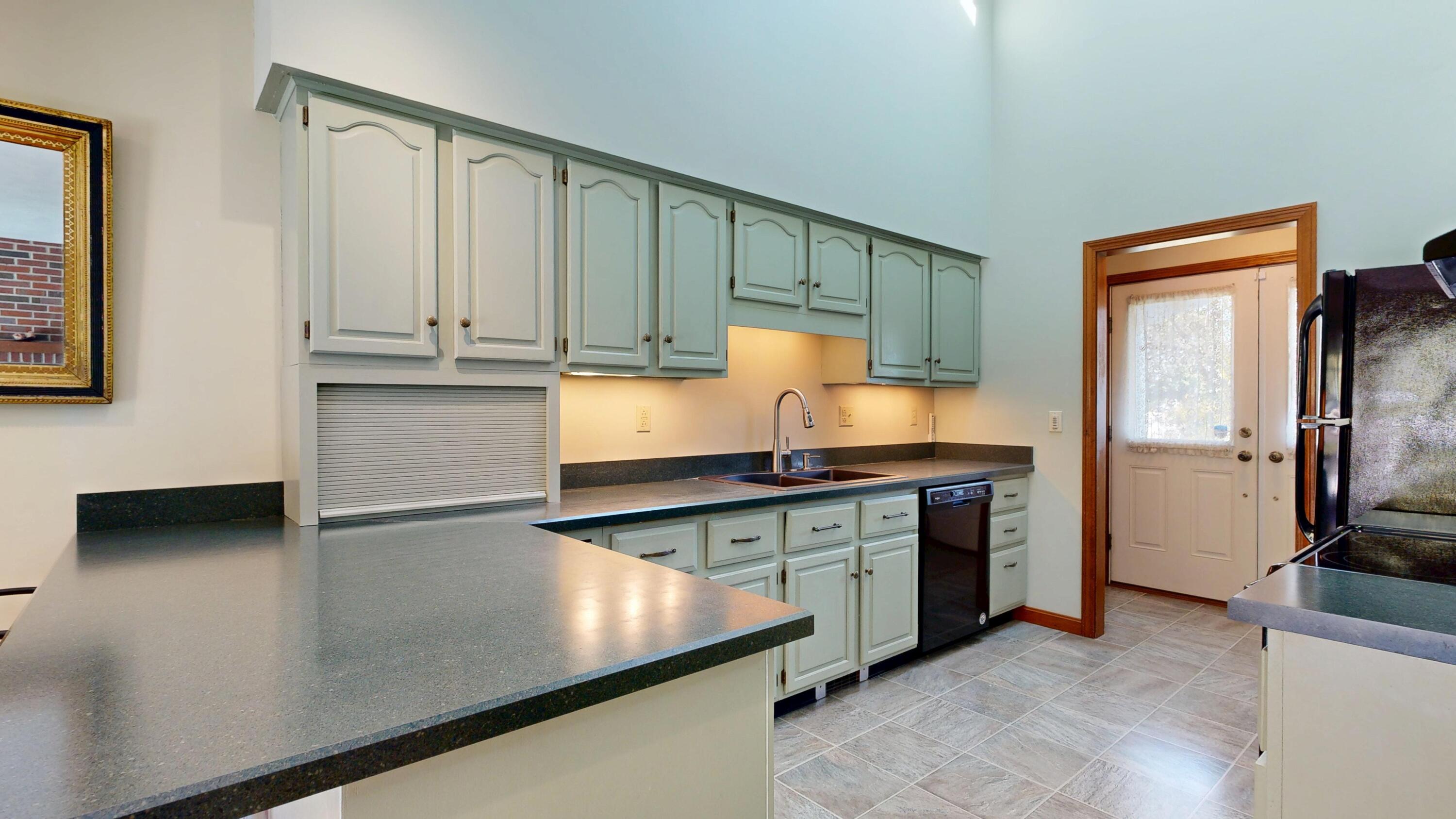 12 Hartford Street Lewiston, ME 04240 - Photo 19 of 69 Kitchen