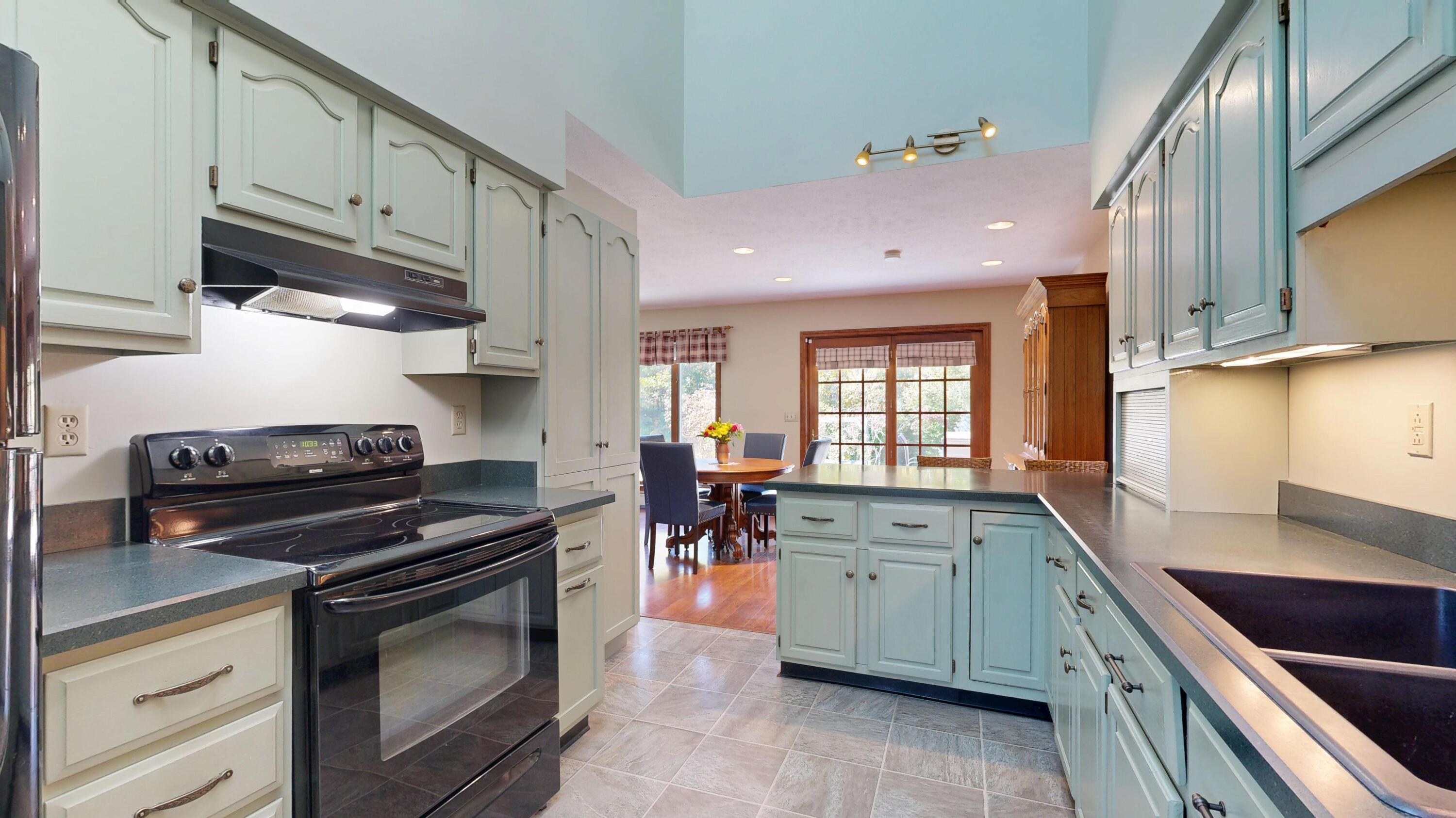 12 Hartford Street Lewiston, ME 04240 - Photo 23 of 69 Kitchen