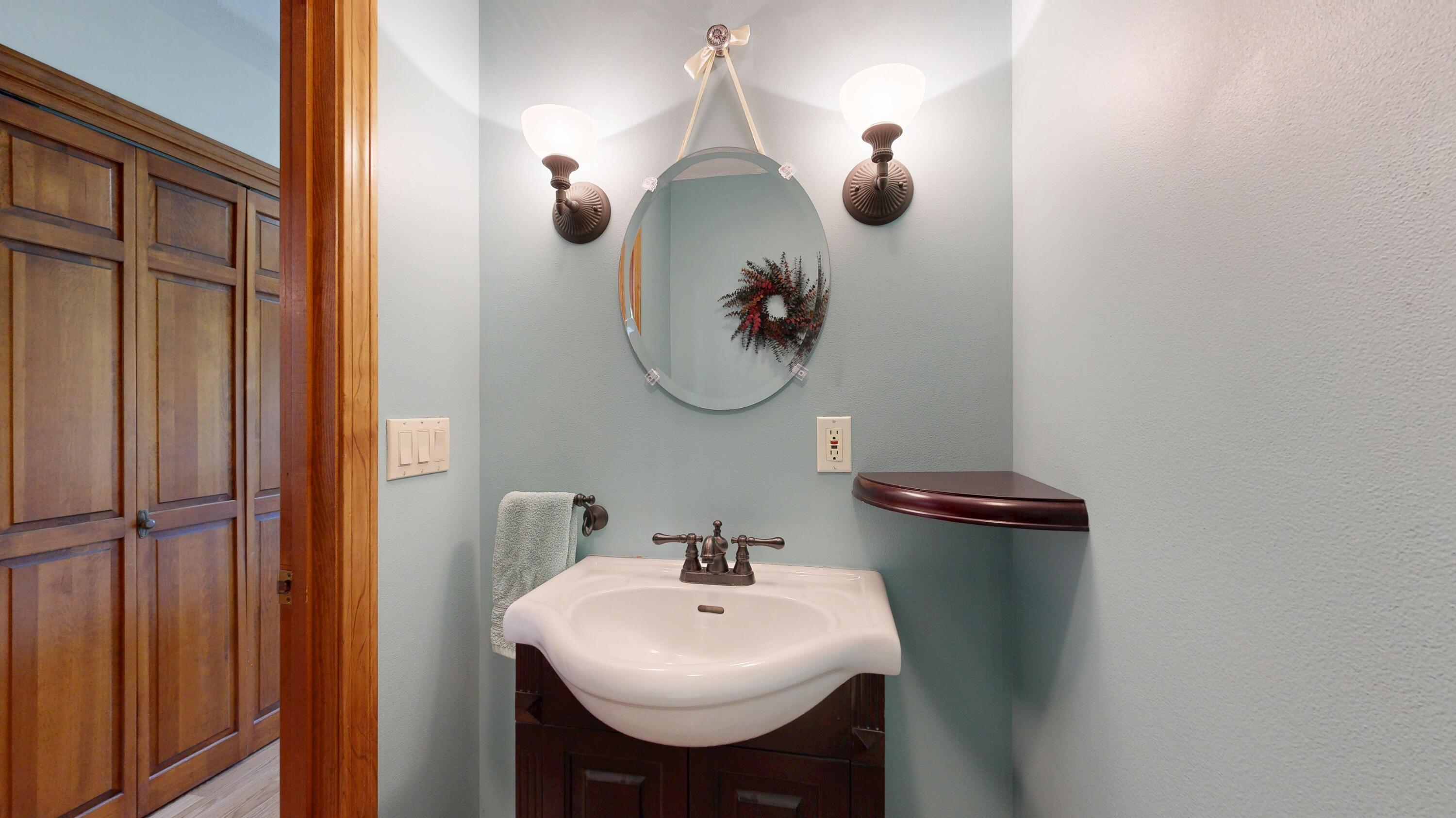 12 Hartford Street Lewiston, ME 04240 - Photo 33 of 69 Bathroom
