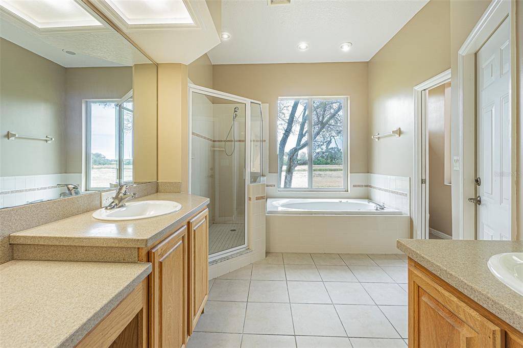 12124 94th Way North Largo, FL 33773 - Photo 14 of 38