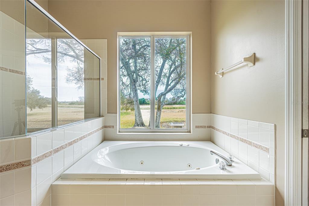 12124 94th Way North Largo, FL 33773 - Photo 15 of 38