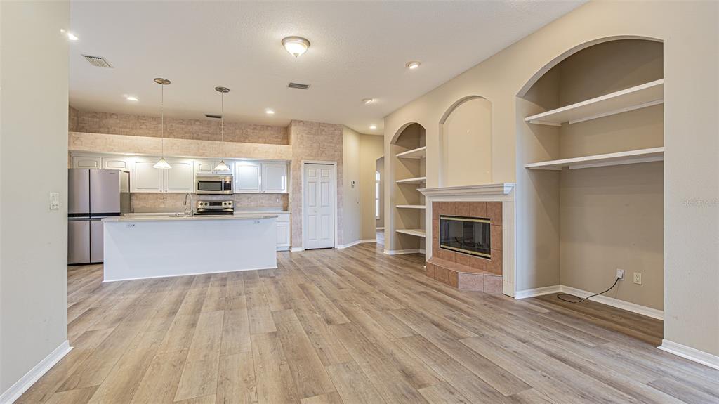 12124 94th Way North Largo, FL 33773 - Photo 7 of 38