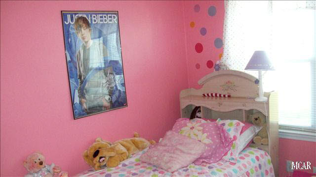 7023 Douglas Road Lambertville, MI 48144 - Photo 8 of 17 20011036-7.JPG