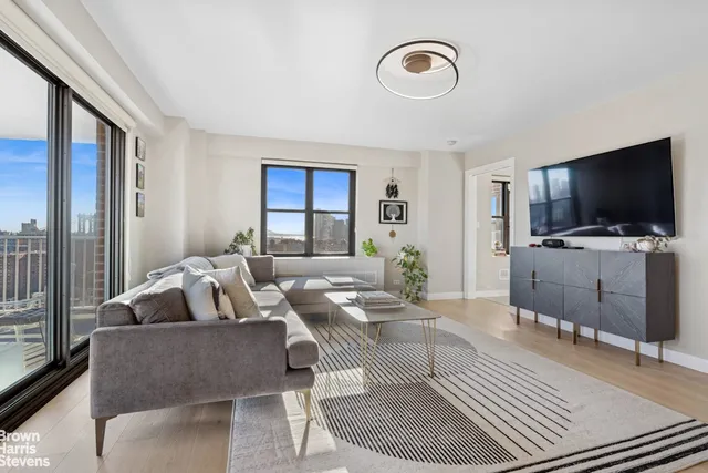 $1,060,000 | 383 Grand Street, Unit M2002 | Lower East Side