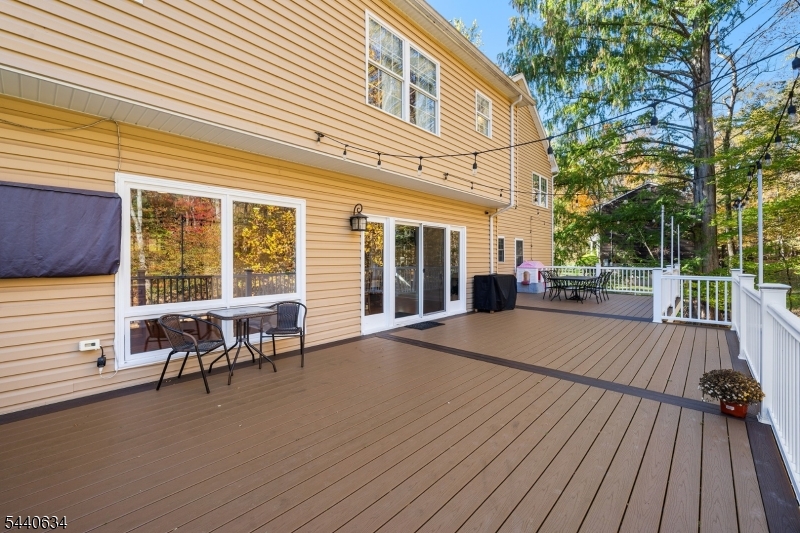 21 Angus Lane Warren, NJ 07059 - Photo 43 of 48
