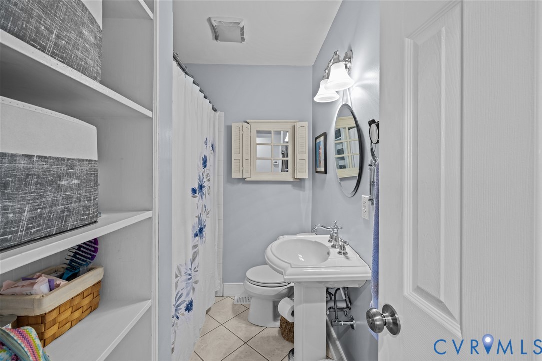 408 John Street Ashland, VA 23005 - Photo 20 of 45 Hall Bath with Tub and Shower