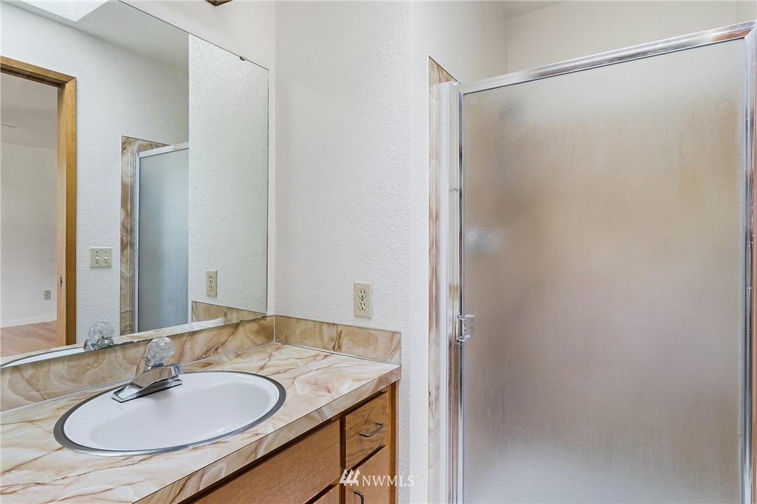 406 169th Street Southeast Bothell, WA 98012 - Photo 8 of 21