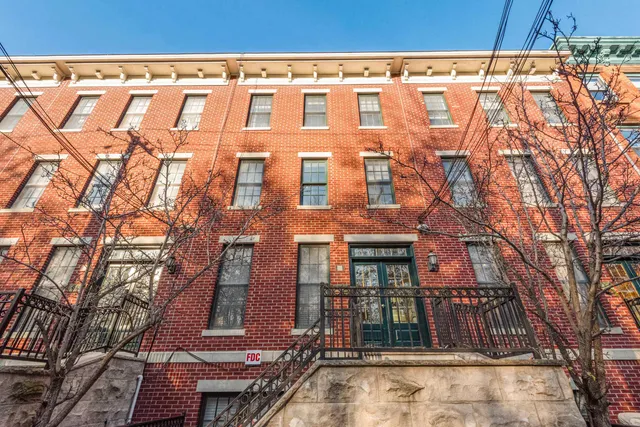 $839,000 | 246 6th Street, Unit 3, Jersey City, NJ 07302