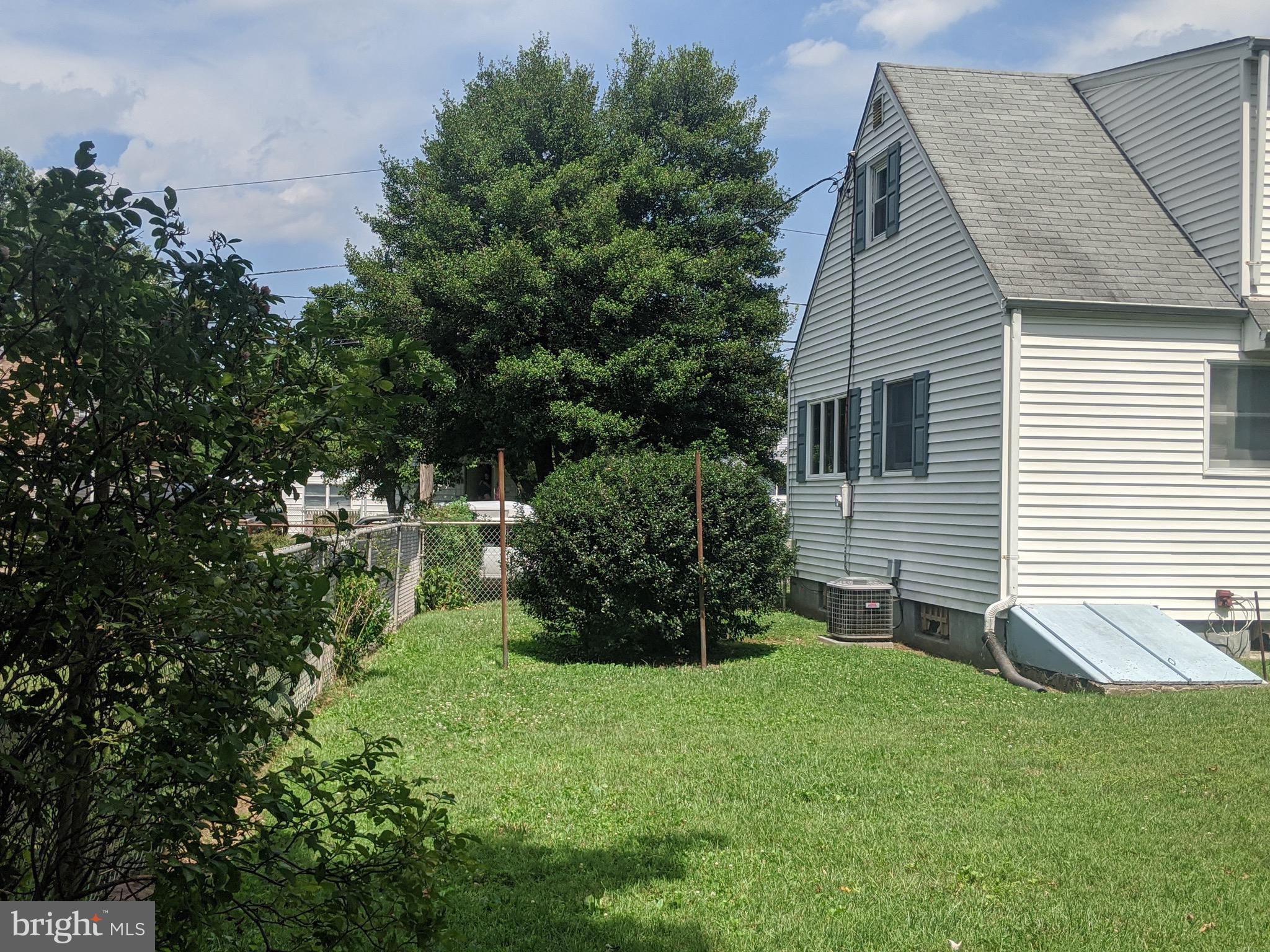 24 Falmouth Road Hamilton, NJ 08620 - Photo 2 of 10 Yardu