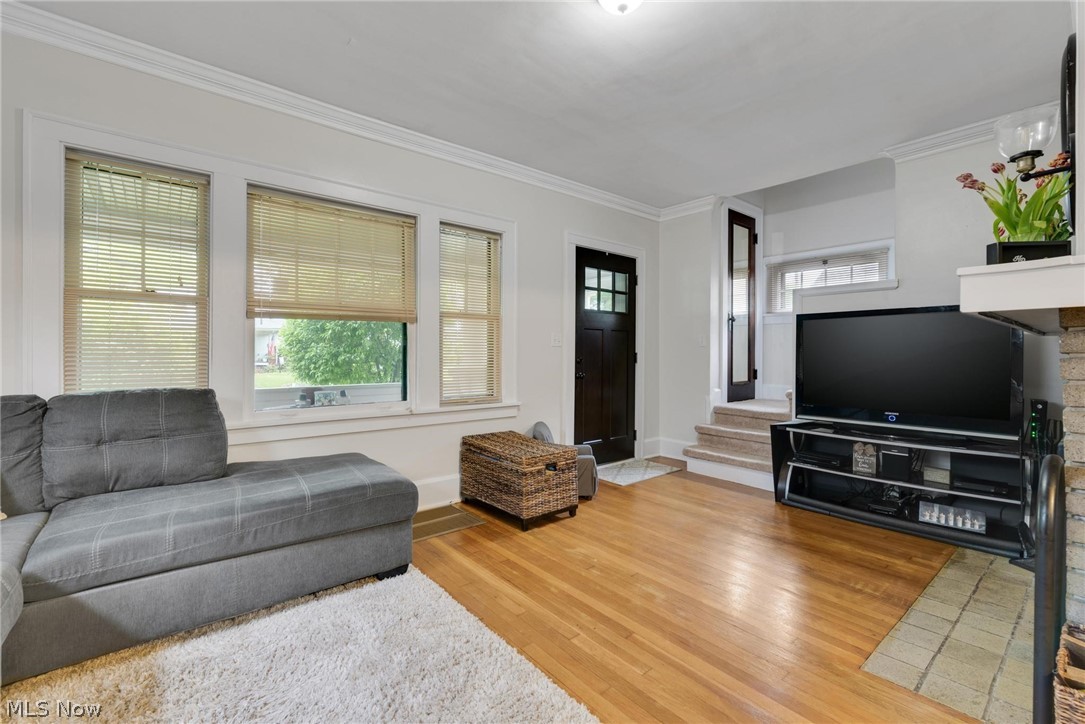 4529 Telhurst Road Cleveland, OH 44121 - Photo 7 of 28