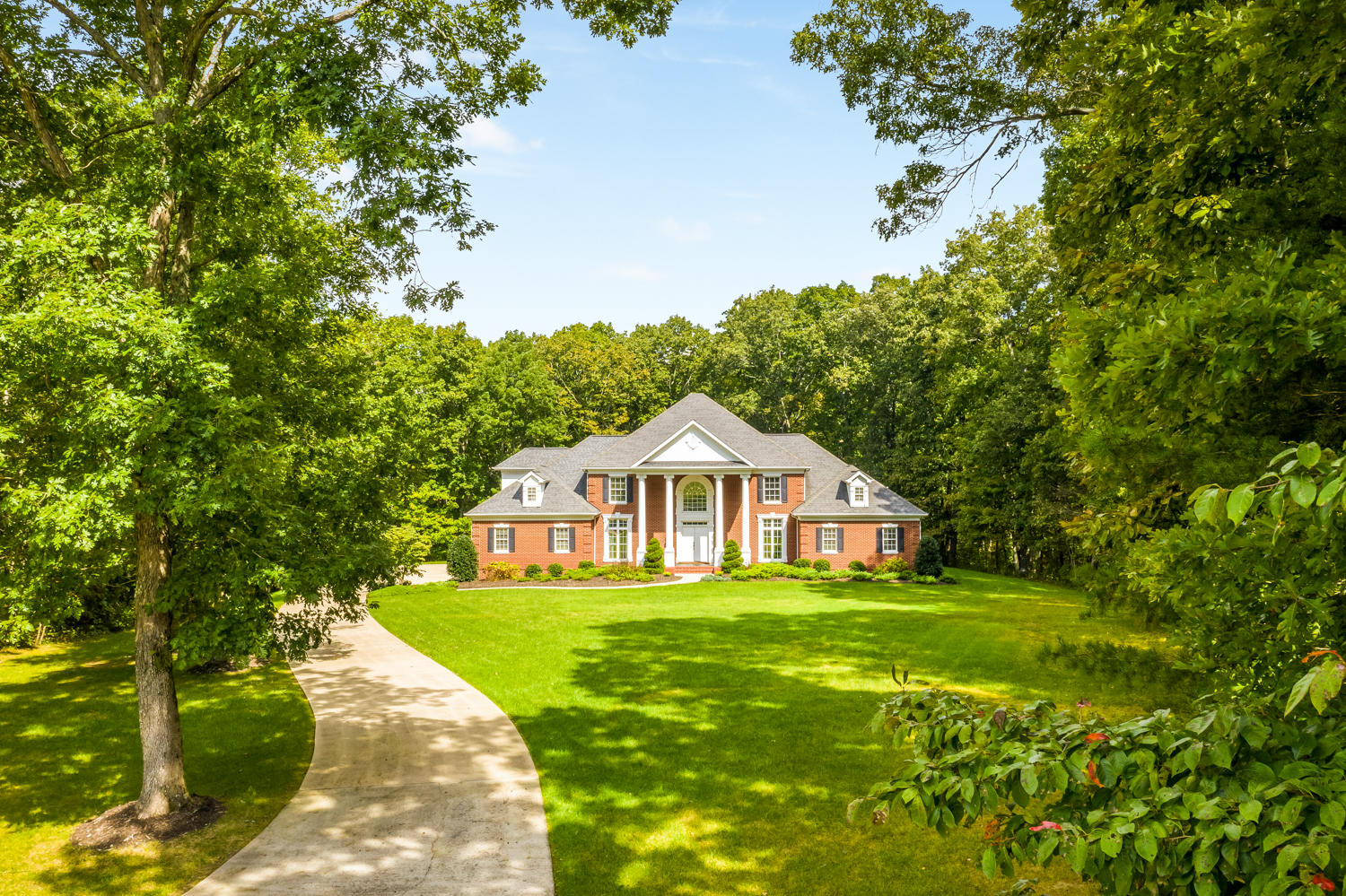 2023 Corral Road, Unit 1 Signal Mountain, TN 37377 - Photo 3 of 52 2023_Corral_Rd_03
