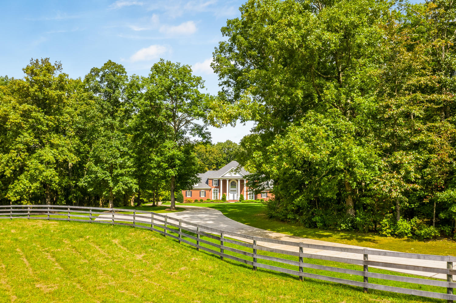 2023 Corral Road, Unit 1 Signal Mountain, TN 37377 - Photo 9 of 52 2023_Corral_Rd_09