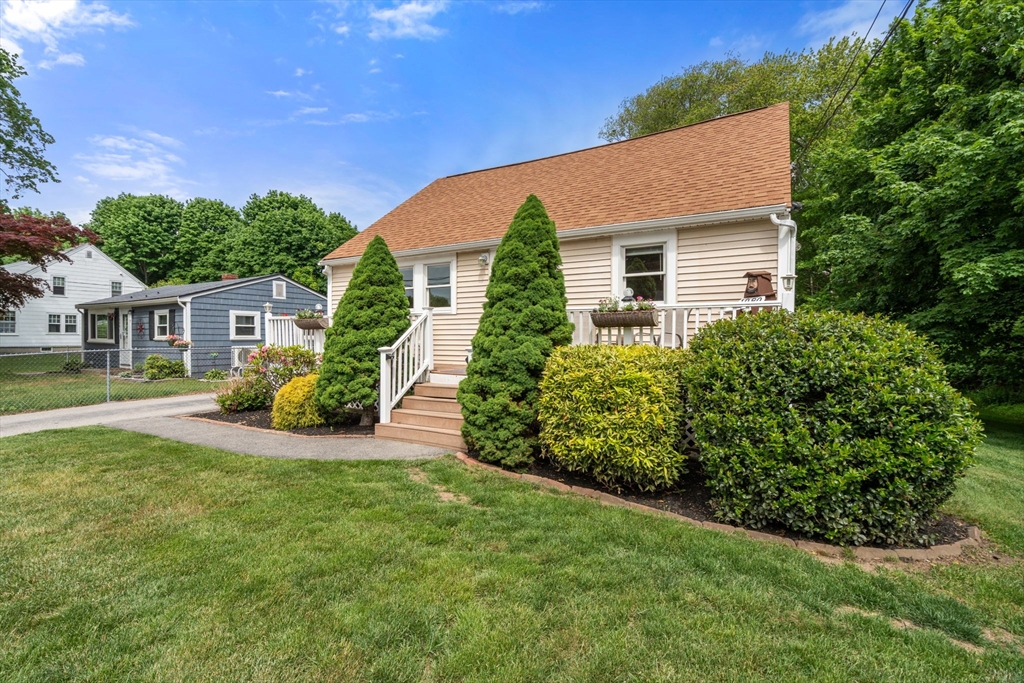 1080 Ocean Street Marshfield, MA 02050 - Photo 3 of 29