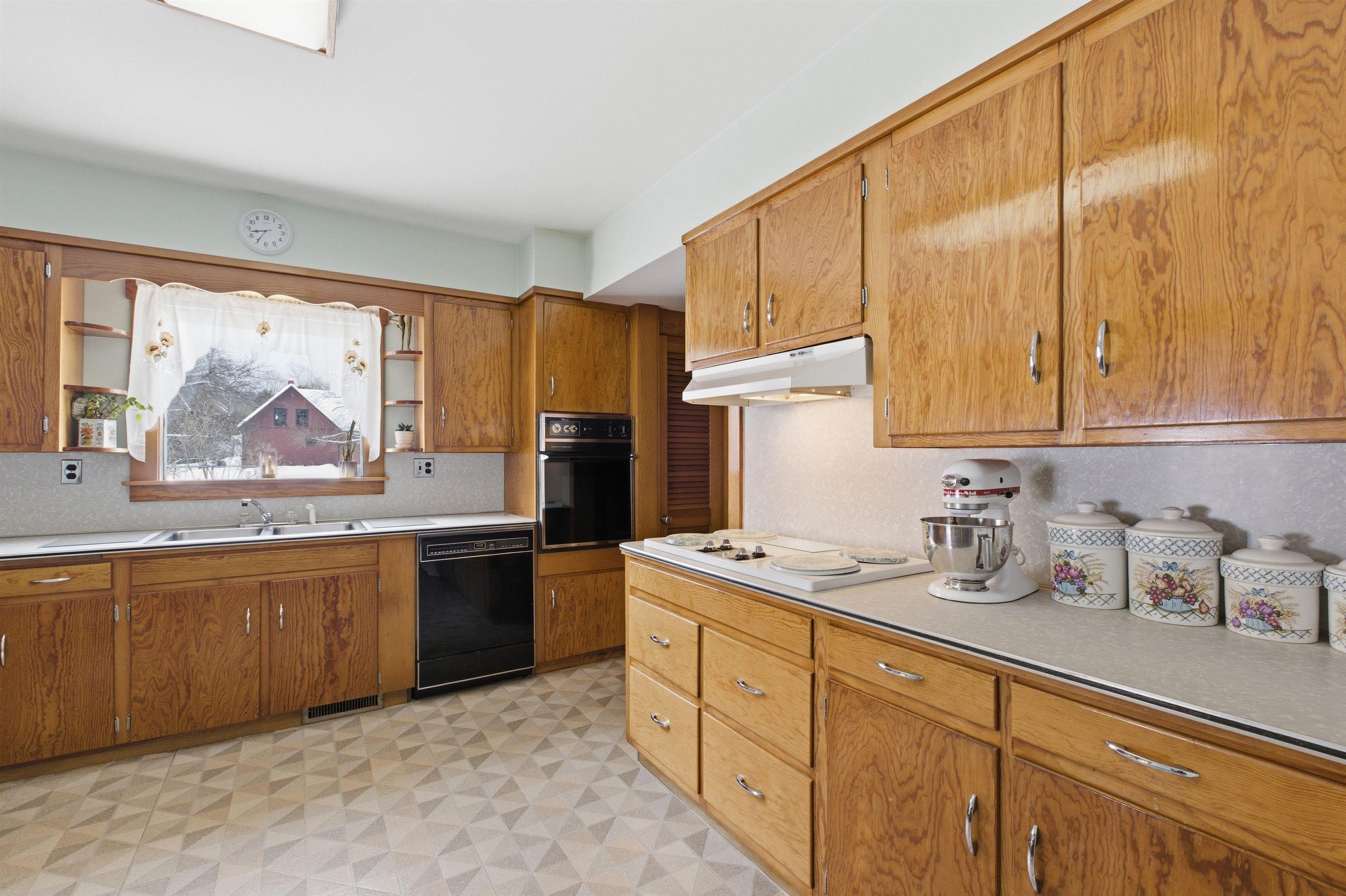 165 Pleasant Street Ryegate, VT 05069 - Photo 8 of 52