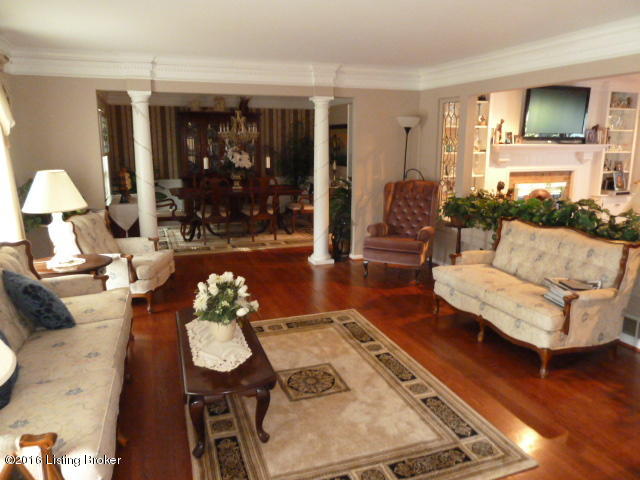 7523 Rockingham Road Prospect, KY 40059 - Photo 6 of 30 Living Room