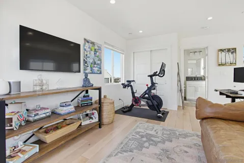 $2,949,999 | 835 Beryl Street, San Diego, CA 92109