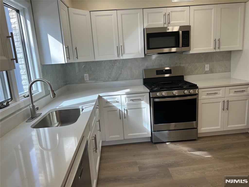 407 Jane Street, Unit 1 Fort Lee, NJ 07024 - Photo 5 of 23